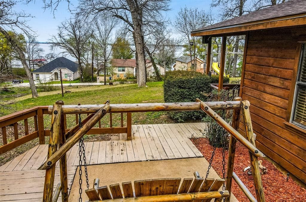 804 E Oakwood Dr