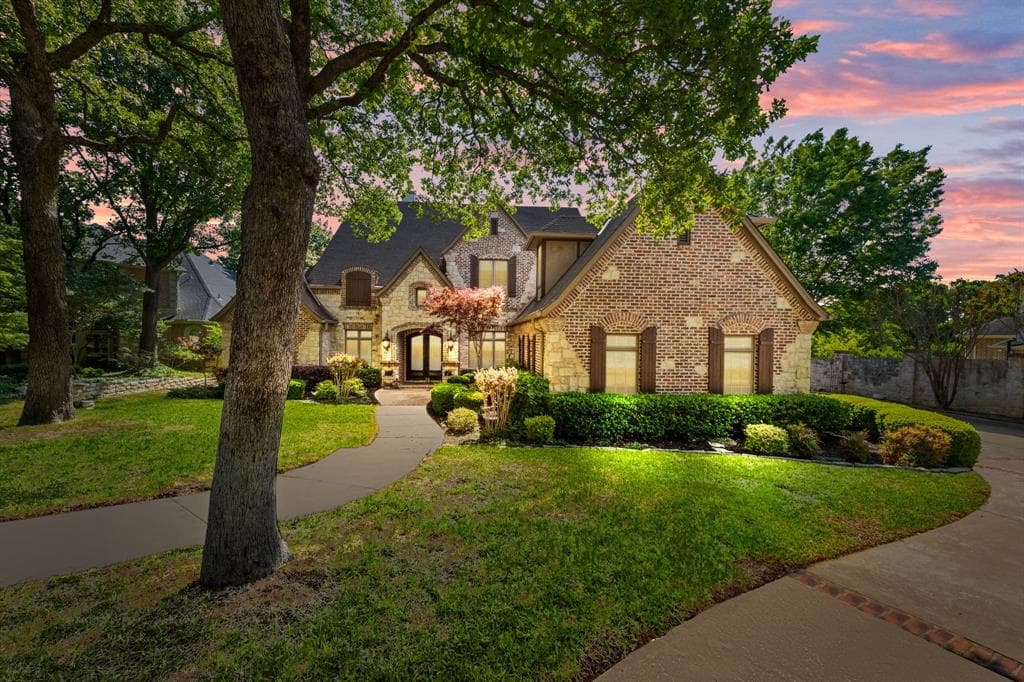 5117 Oak Ln