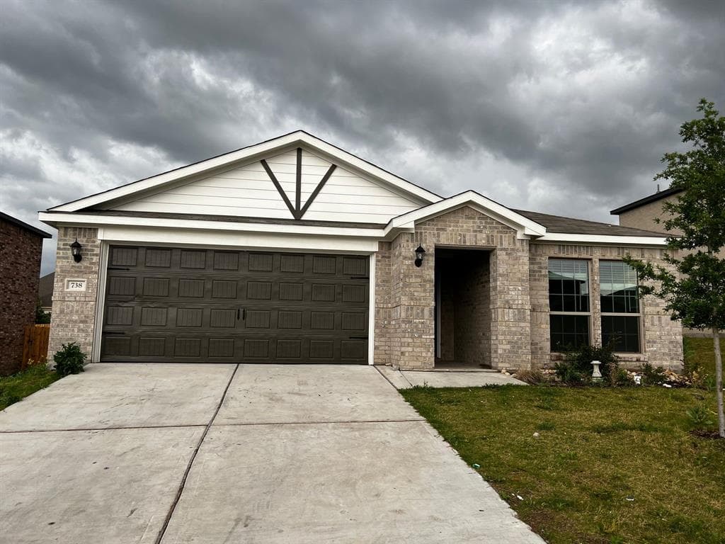 738 Keeneland Dr