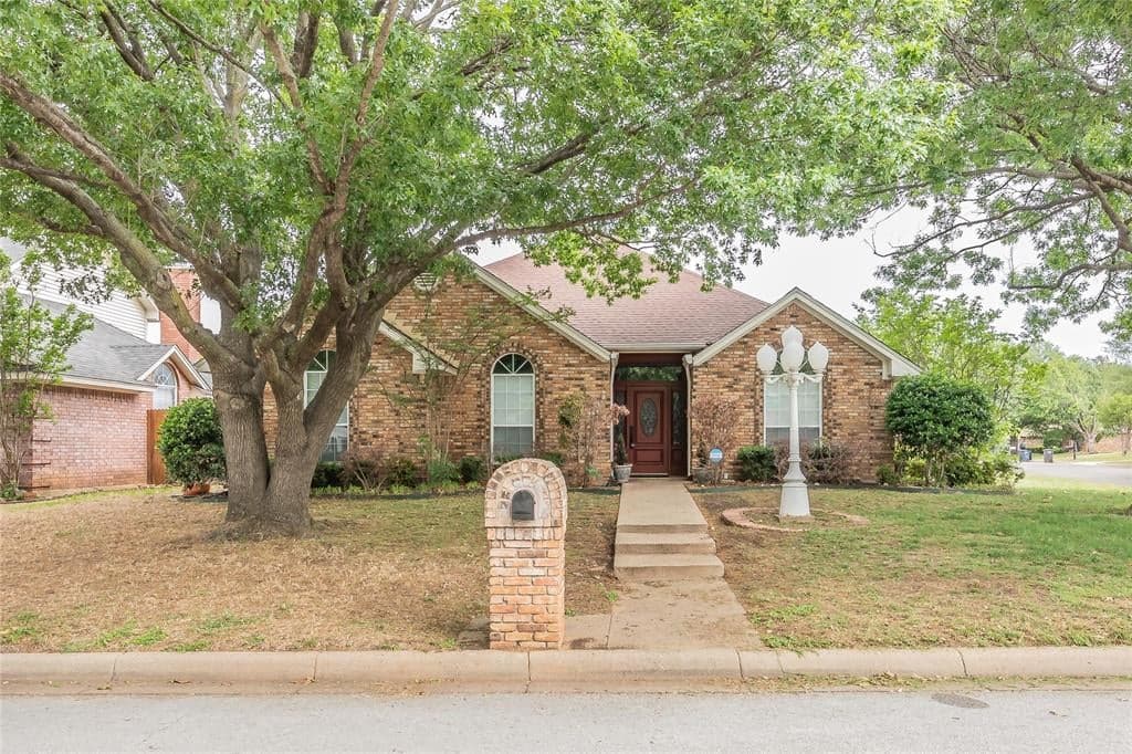 5000 Alicia Dr