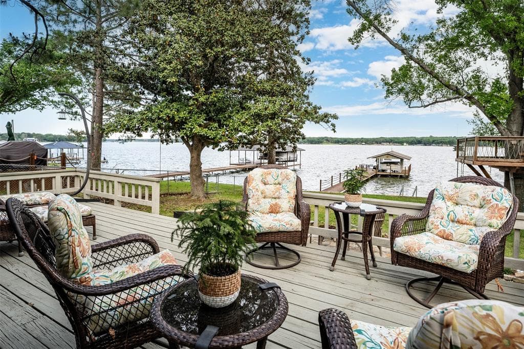 122 Pin Oak Dr