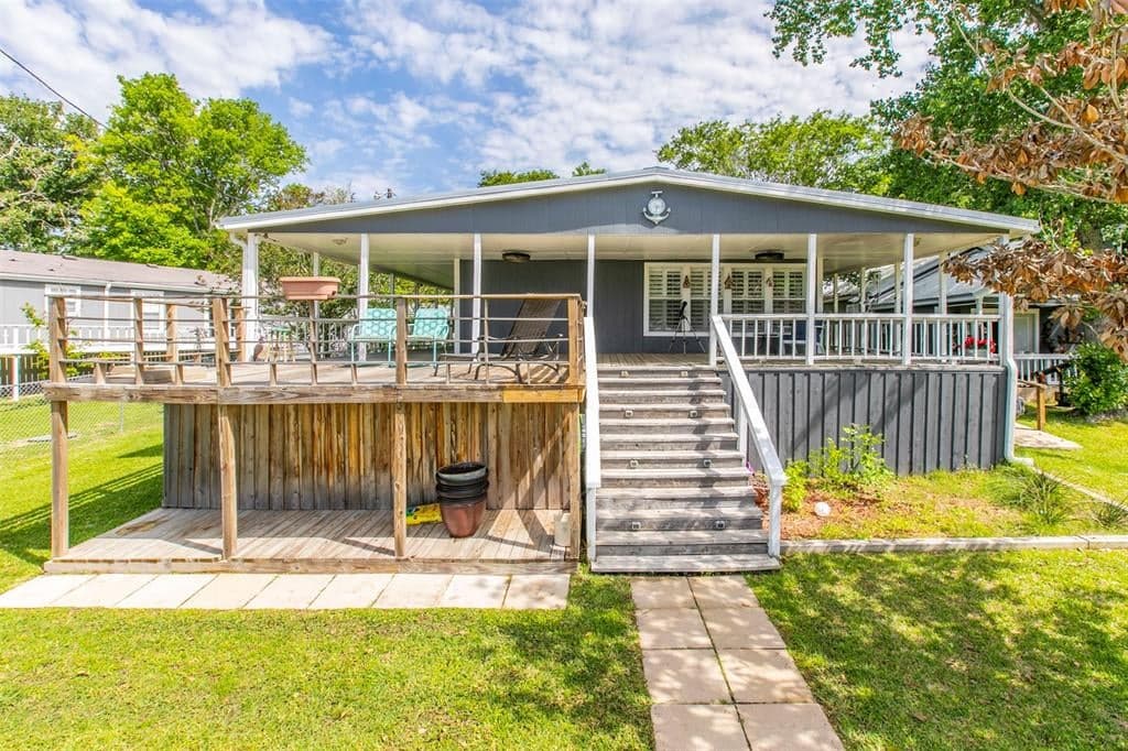 6155 Apache Dr