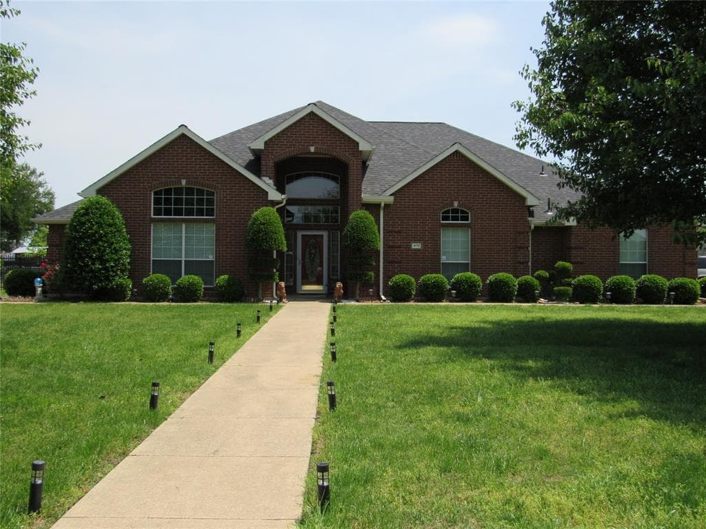 400 Kings Creek Dr