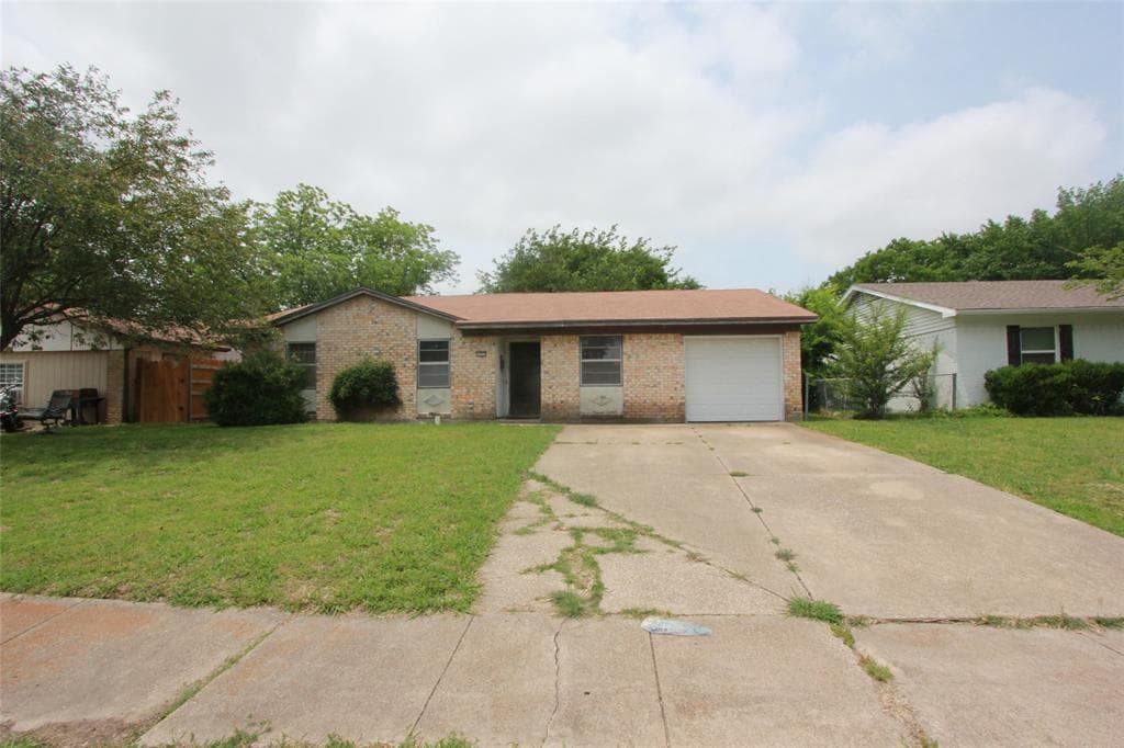 1313 Rutherford Dr