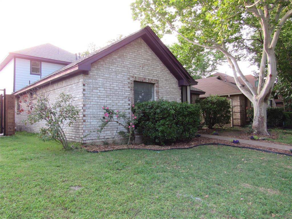 449 Crooked Ln