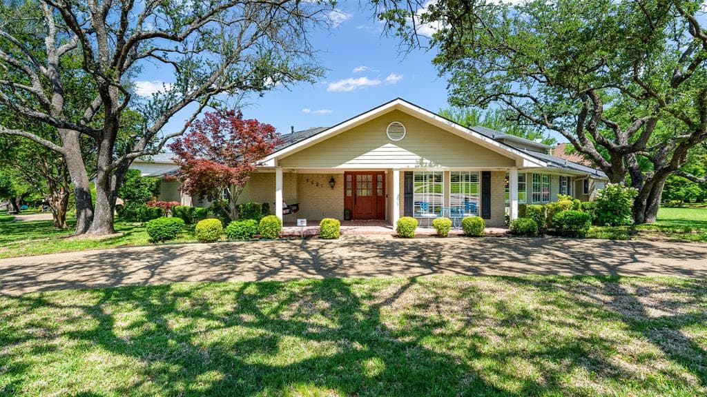 9621 Milltrail Dr