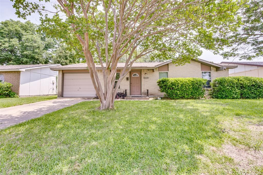 3936 Providence Dr