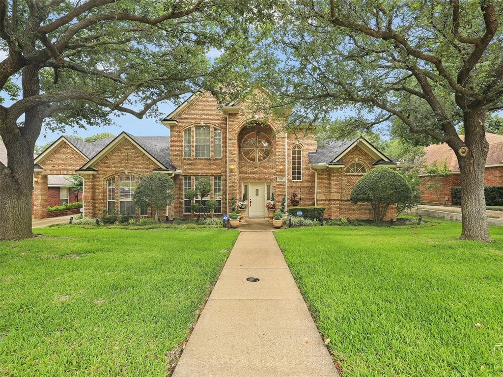 5231 Whispering Oaks Dr