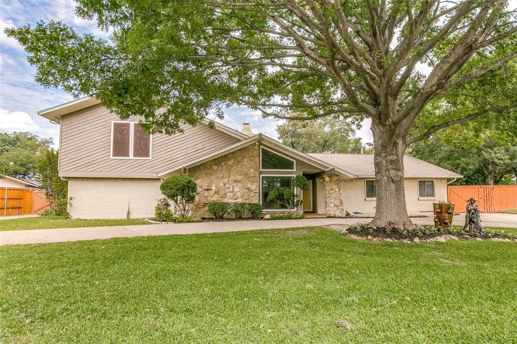3555 Apple Valley Dr