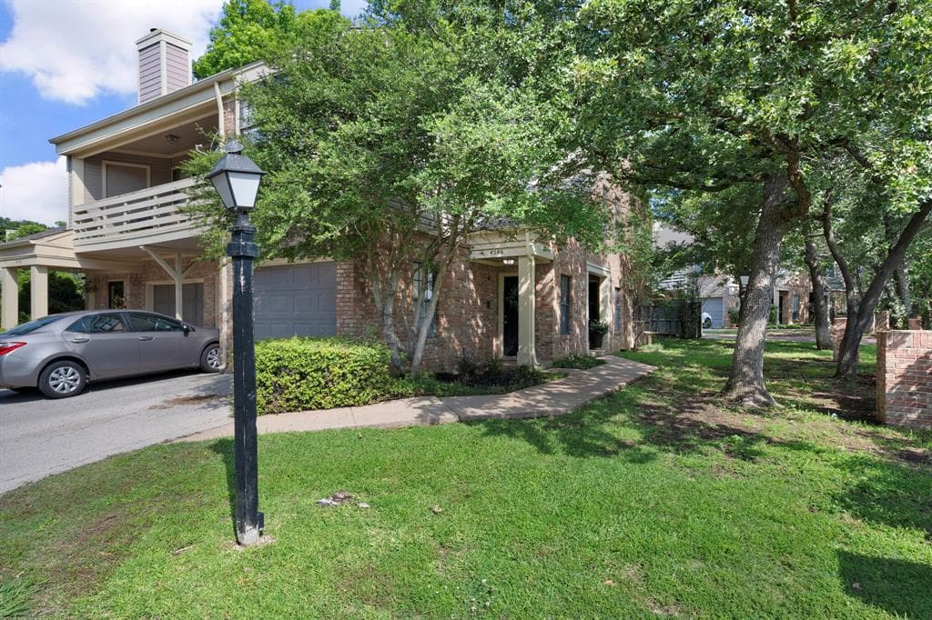 4546 Forestgate Cir