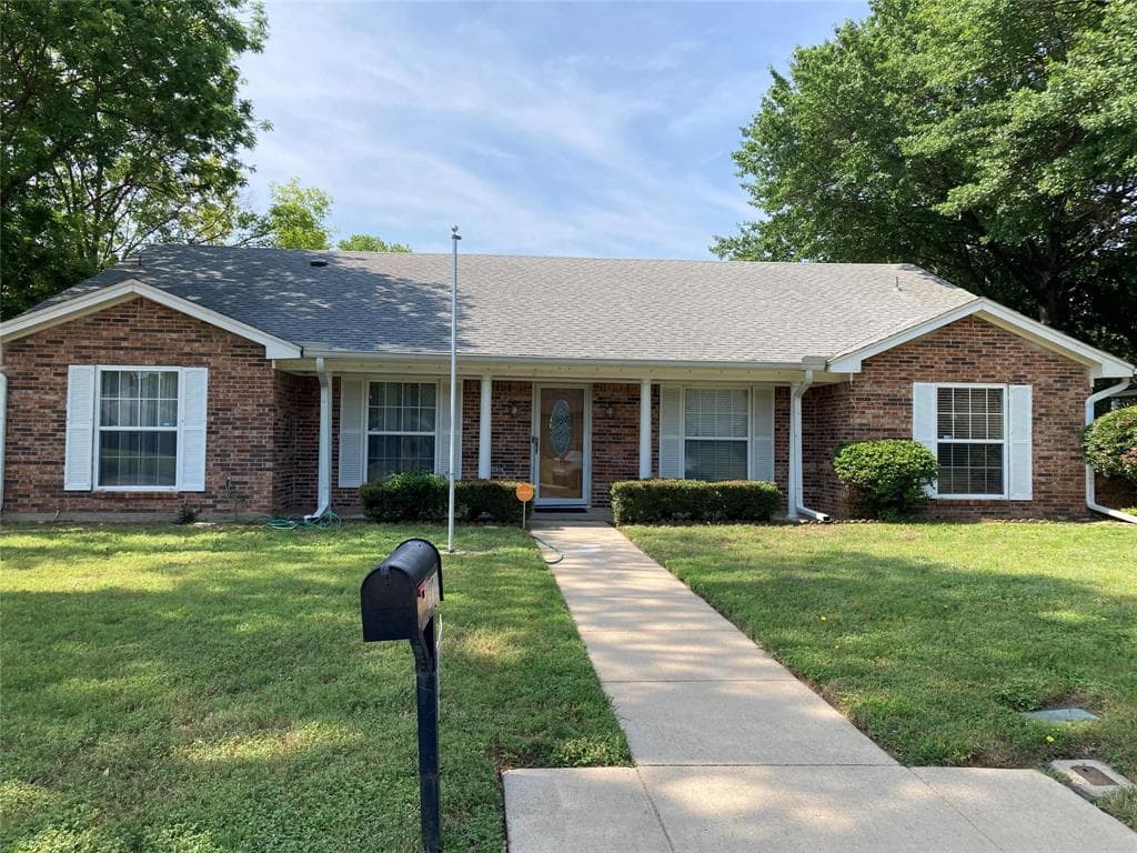 401 Hillview Dr