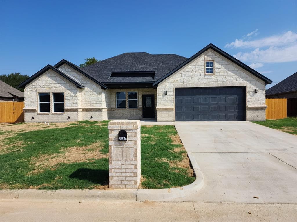 2301 Briarwood Dr