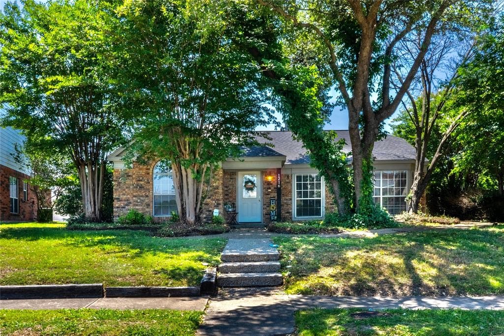 1216 Buckeye Dr