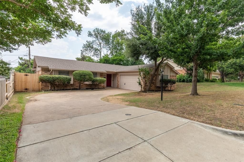 7436 Vanessa Dr