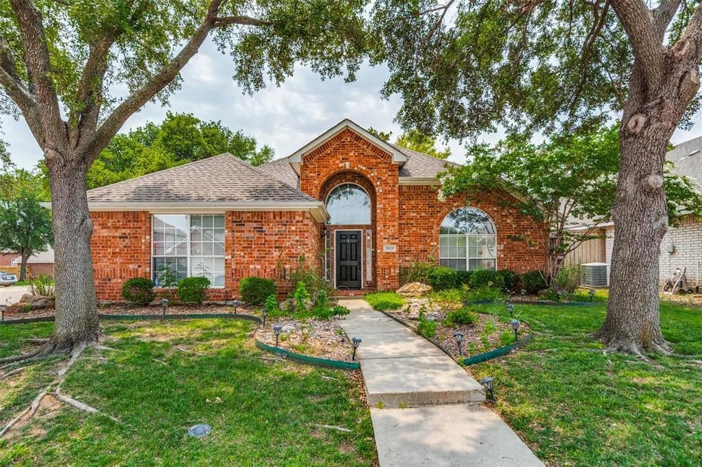 5113 Forest Lawn Dr