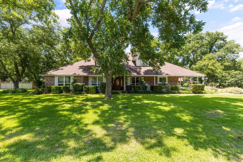5817 Long Dr