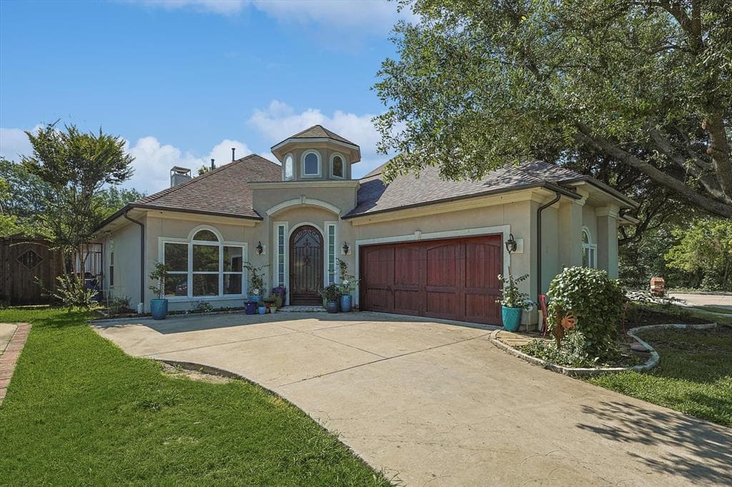 310 Roma Ct