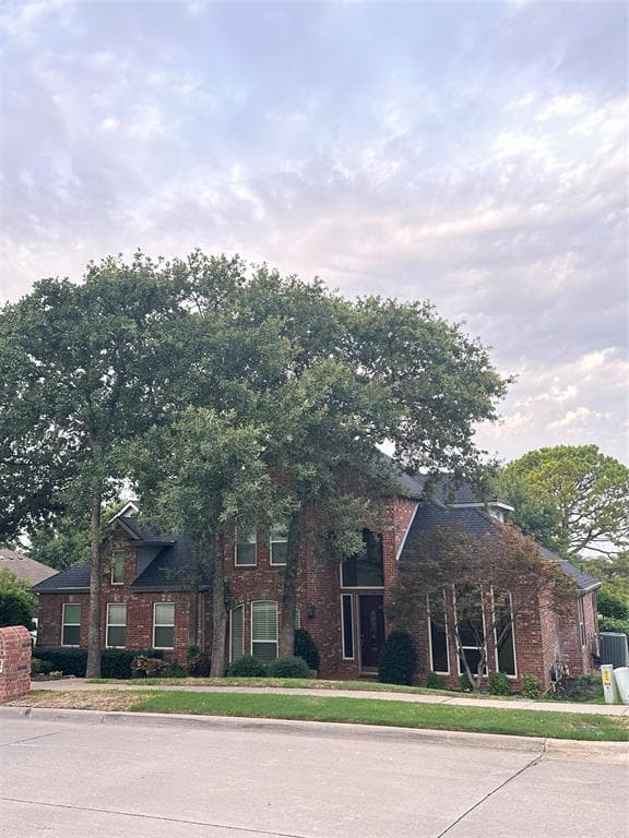 1642 Oak Ridge Dr