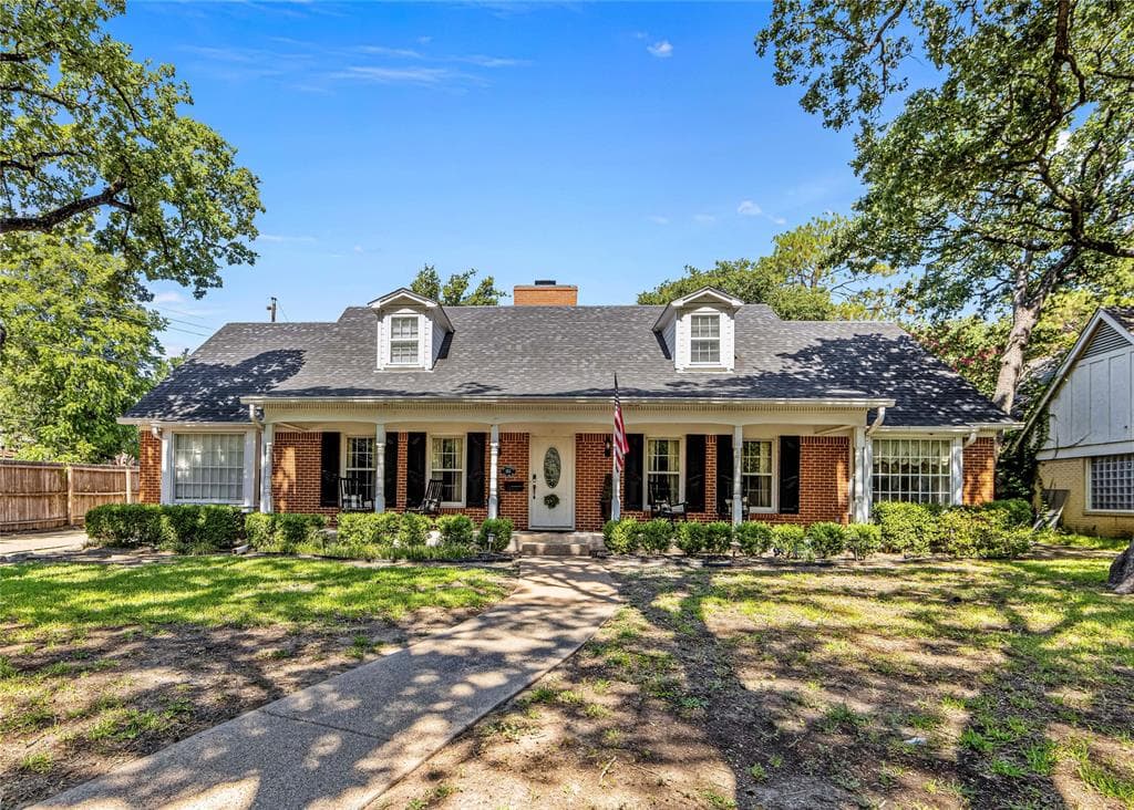 1511 Live Oak Dr