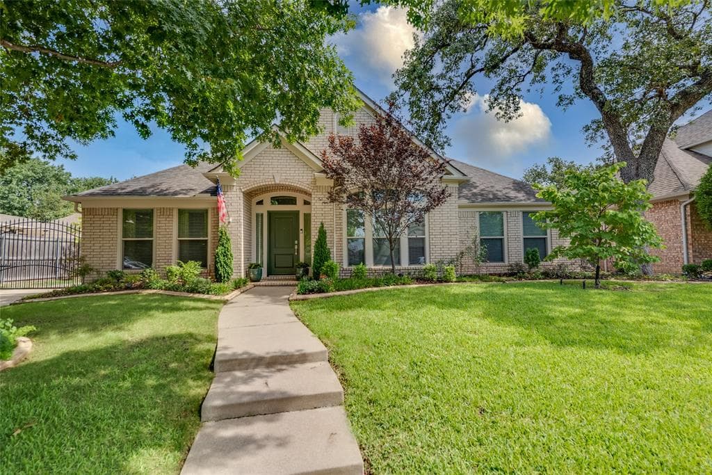 911 Rolling Ridge Dr