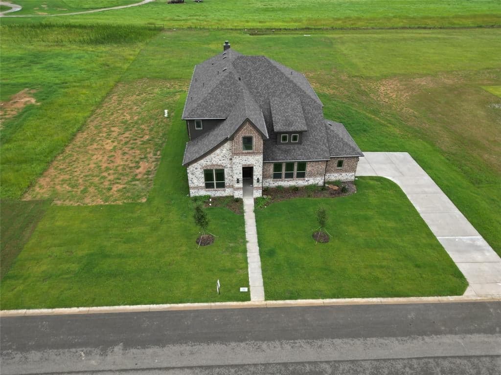 709 Olivia Ln