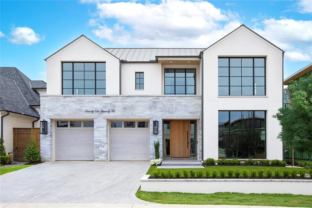 9126 Bluff Hollow Ct