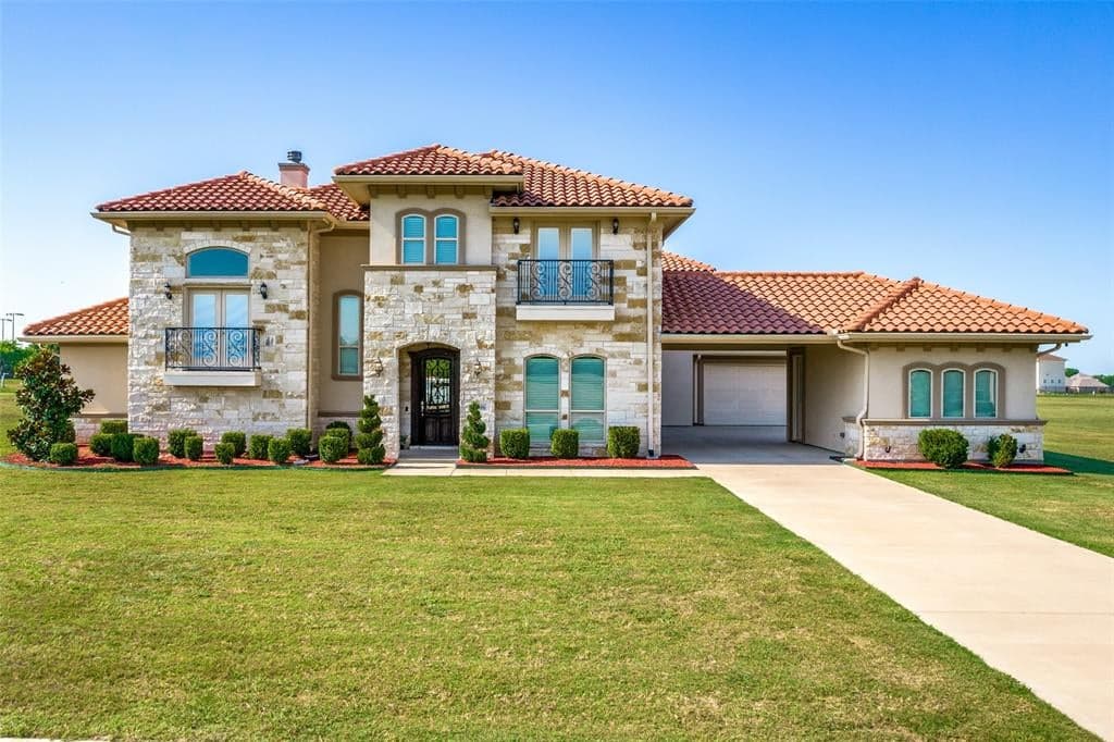 2606 Pinehurst