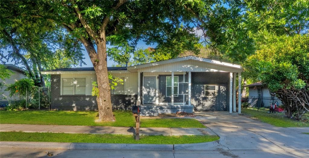 1006 Highland Dr