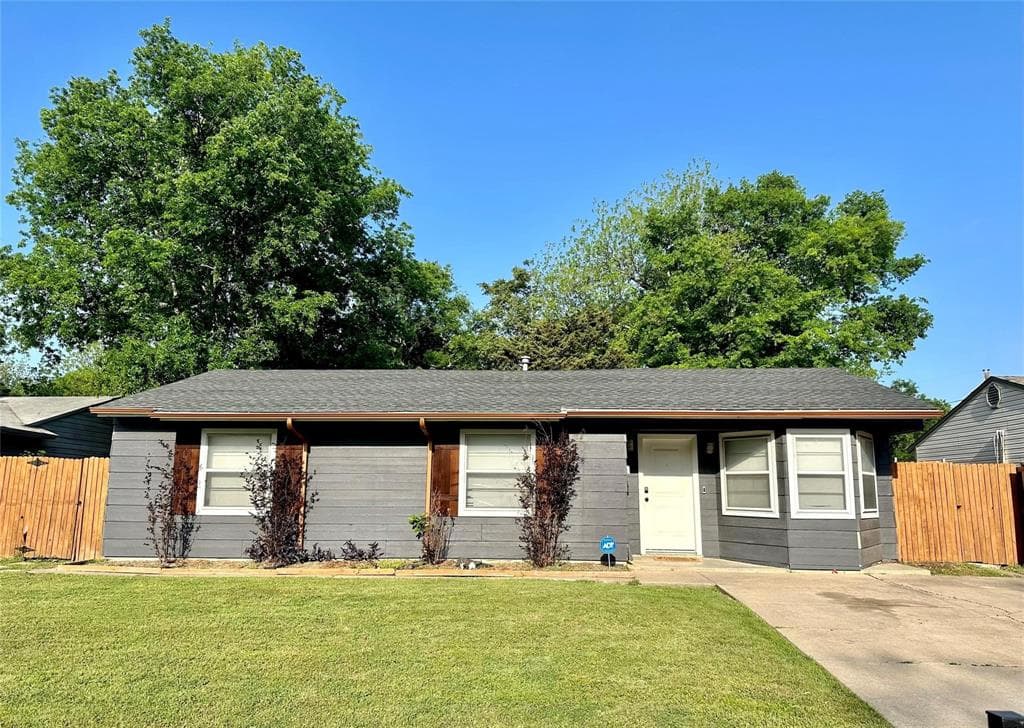 1604 Eden Ln