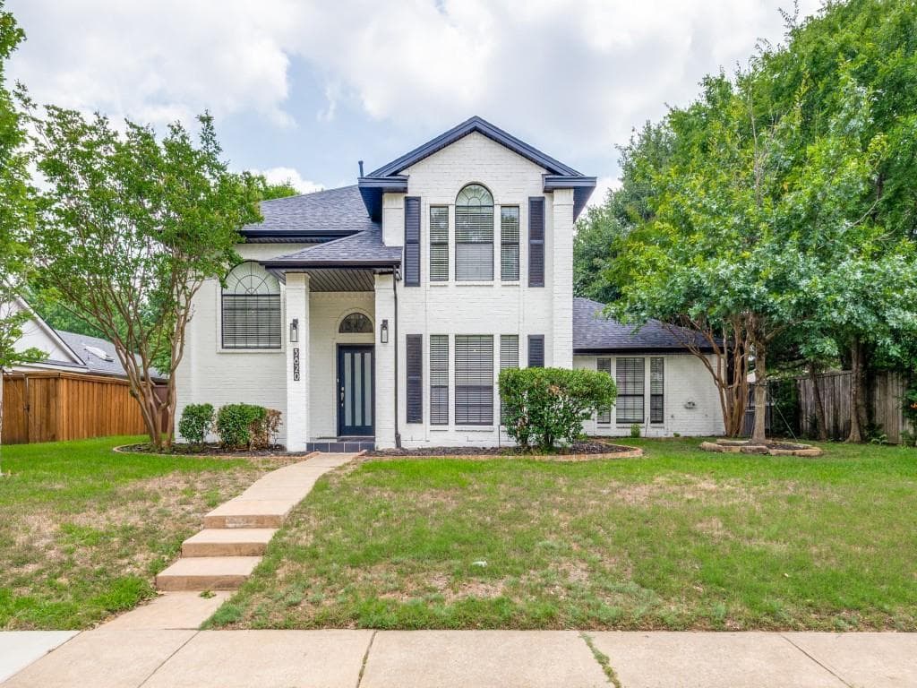 3820 Parkmont Dr