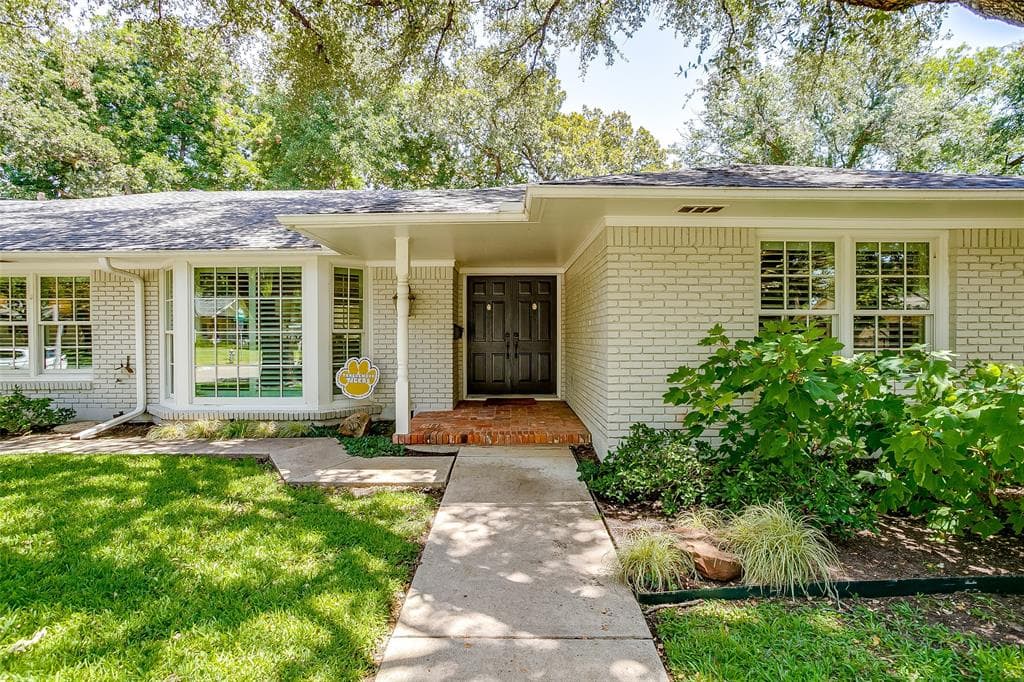2817 Hartwood Dr