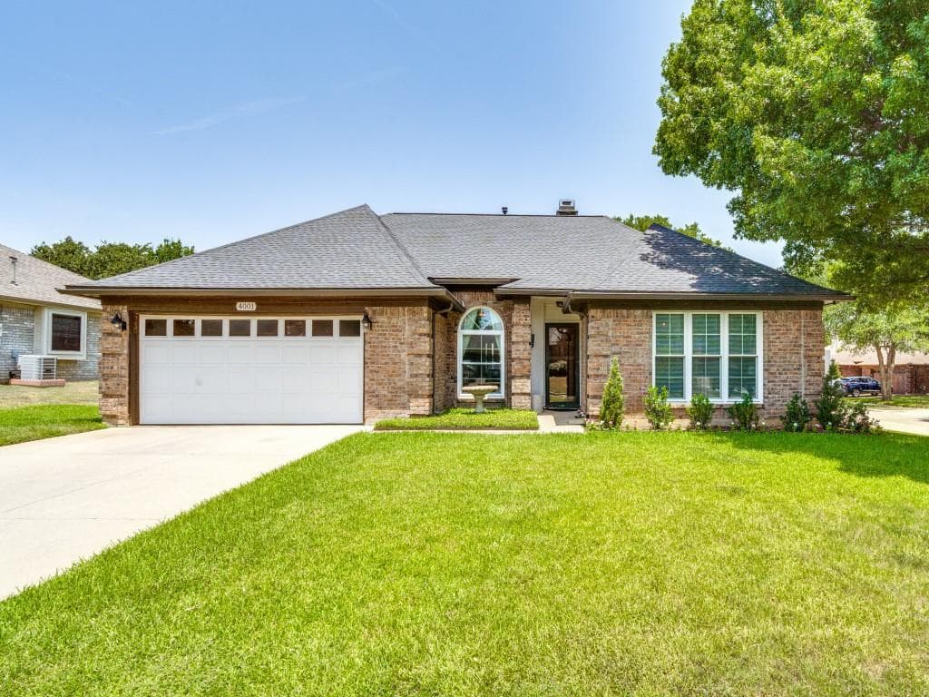 4001 Brownwood Ln