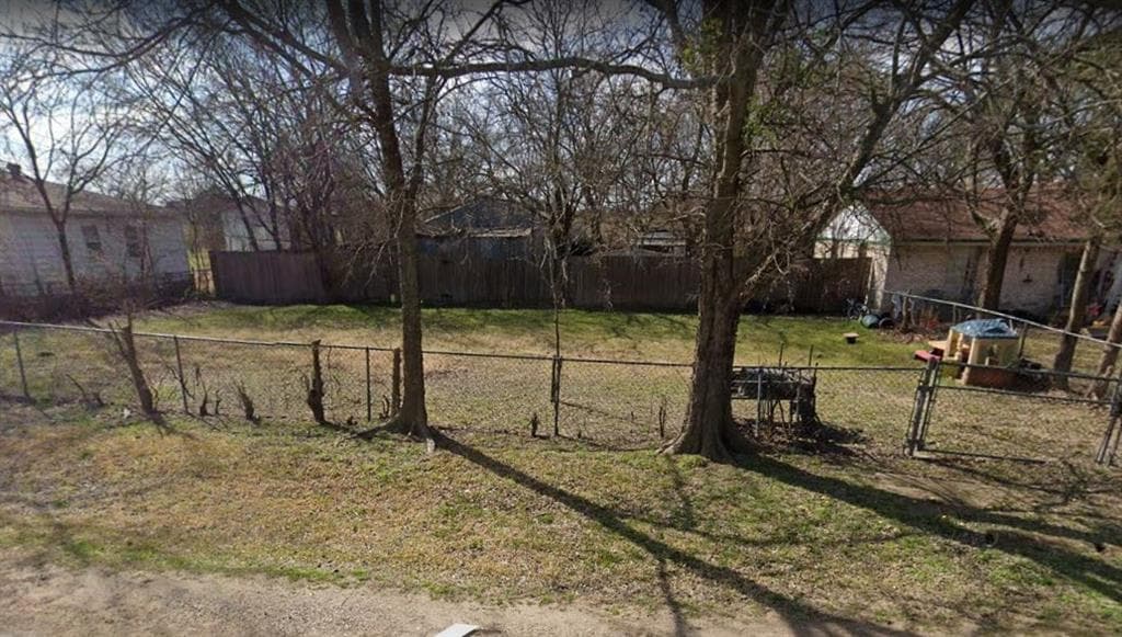 11716 Red Bud Ln