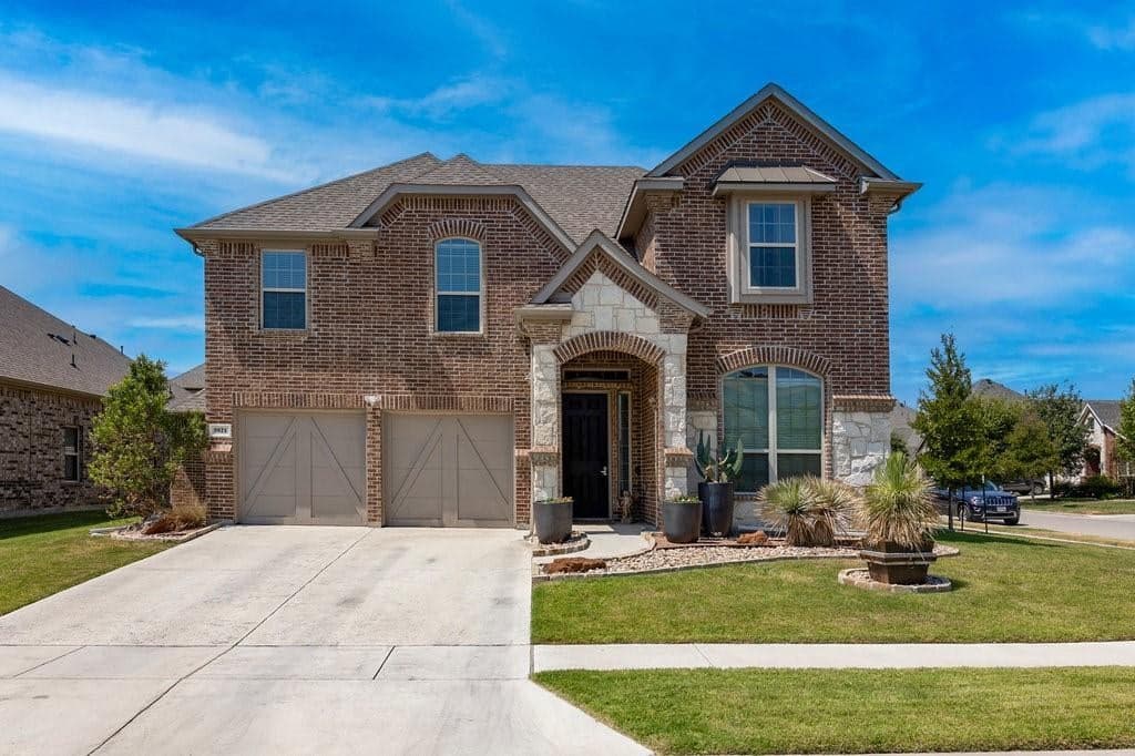 5921 Cambridge Dr
