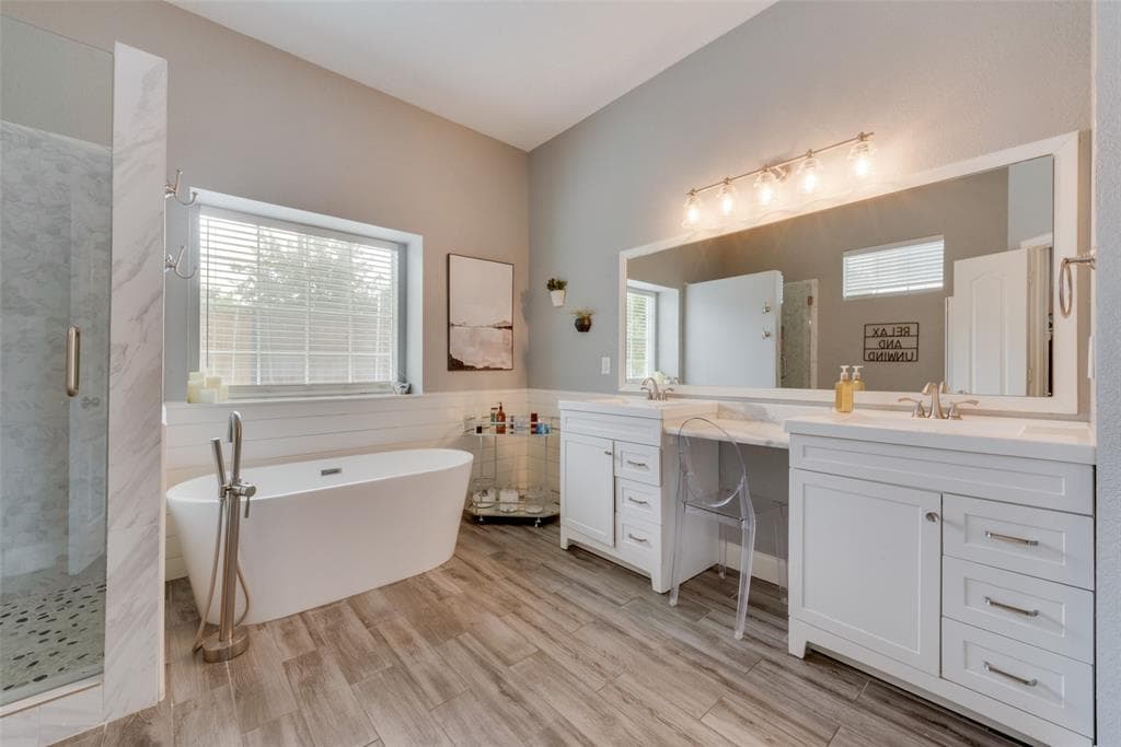 104 Windsor Dr