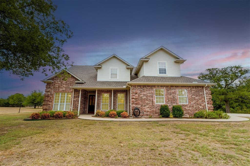 362 Twin Creek Ln