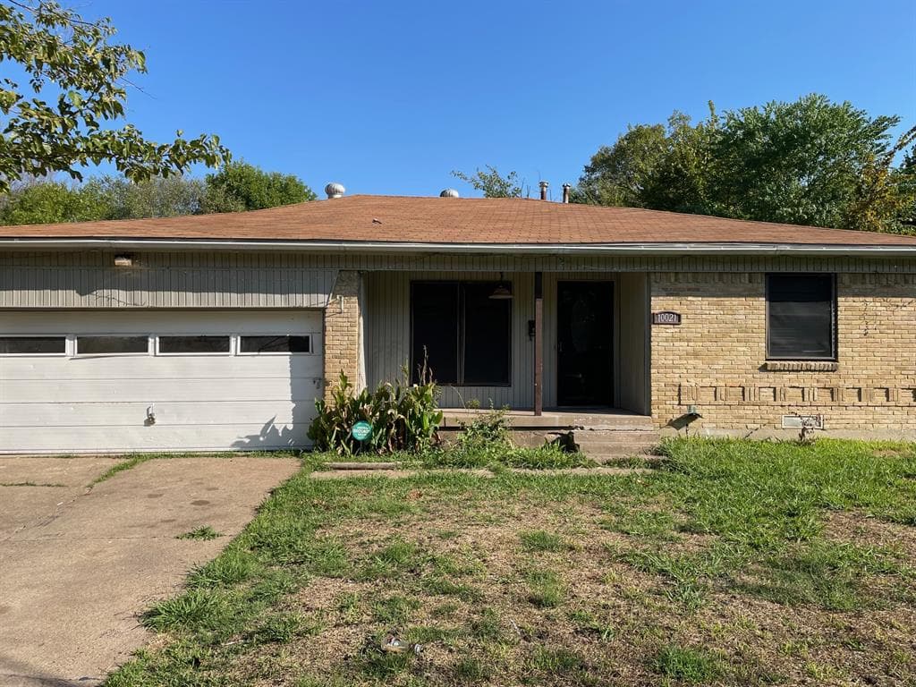 10021 Neosho Dr