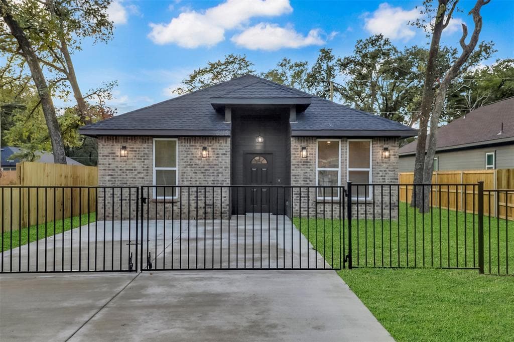 6116 Chickasaw Dr