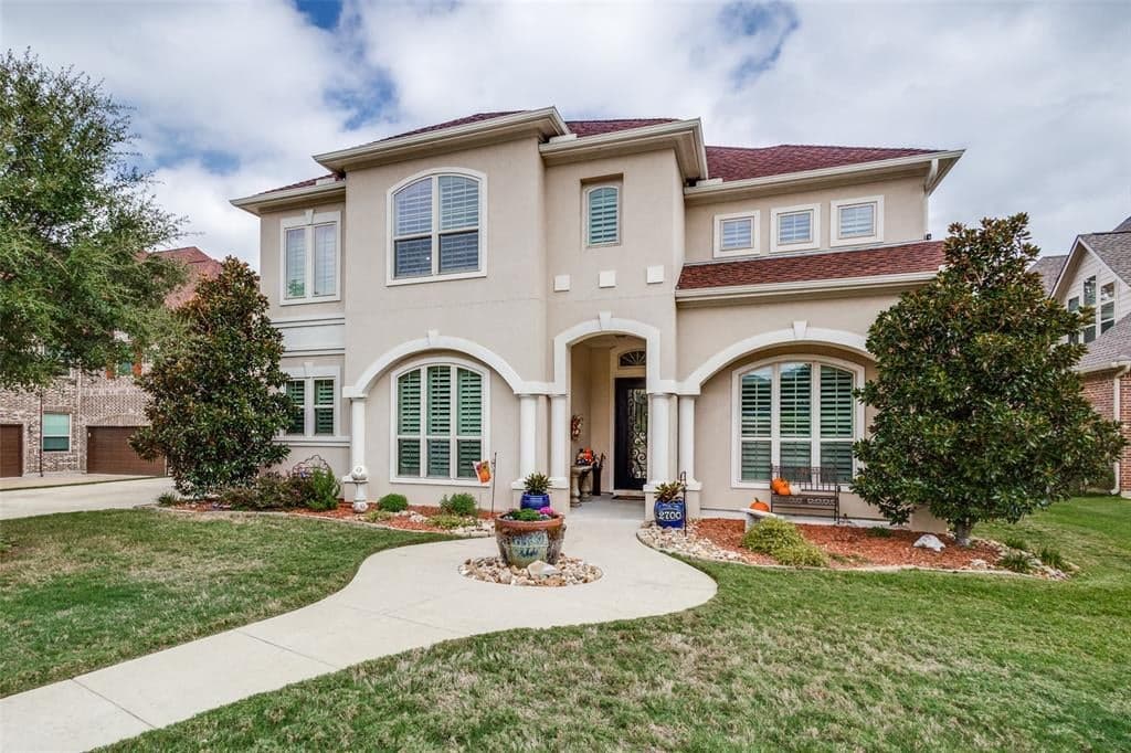2700 Winding Path Way