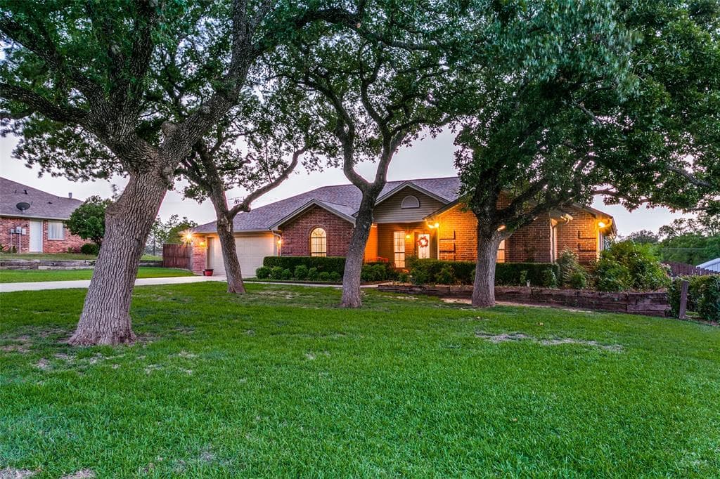 606 Grand Oaks Ct