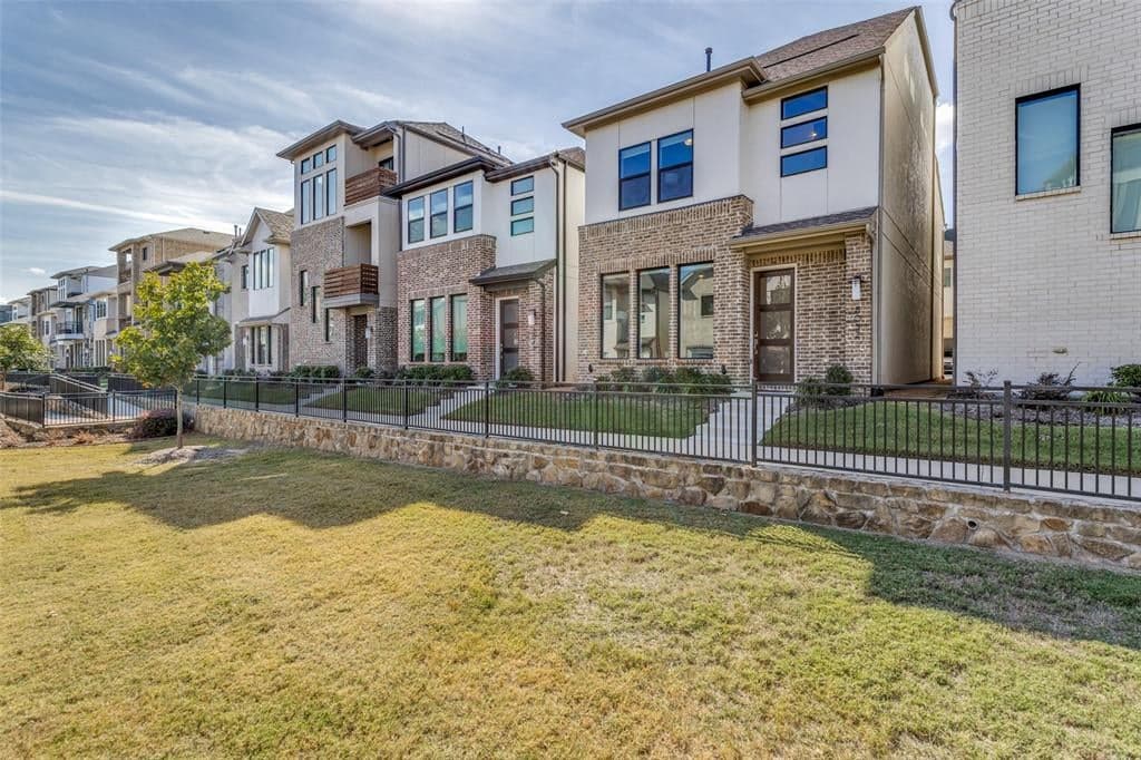 8052 Zeppos Dr