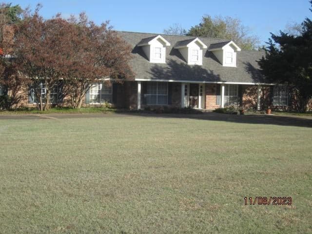 1115 Whispering Oaks Dr