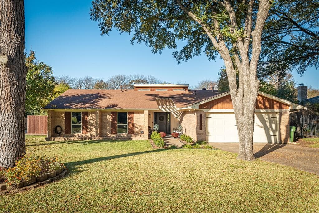 2134 Westbrook Dr