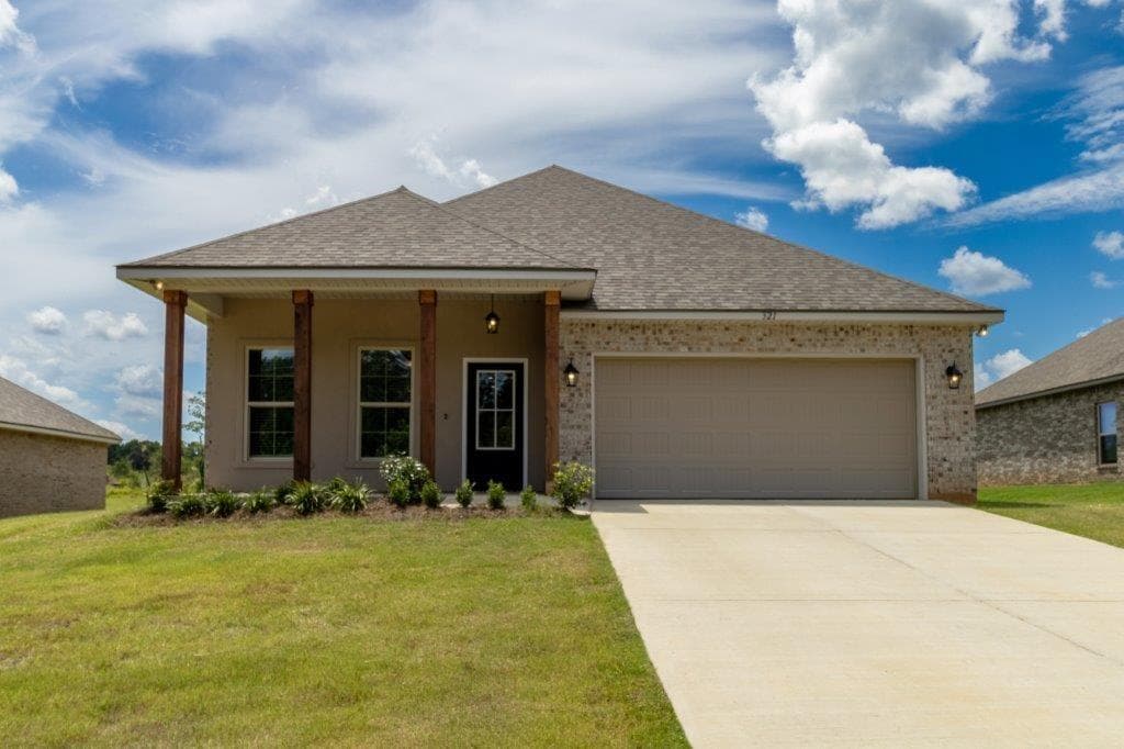 321 Hummingbird Ln