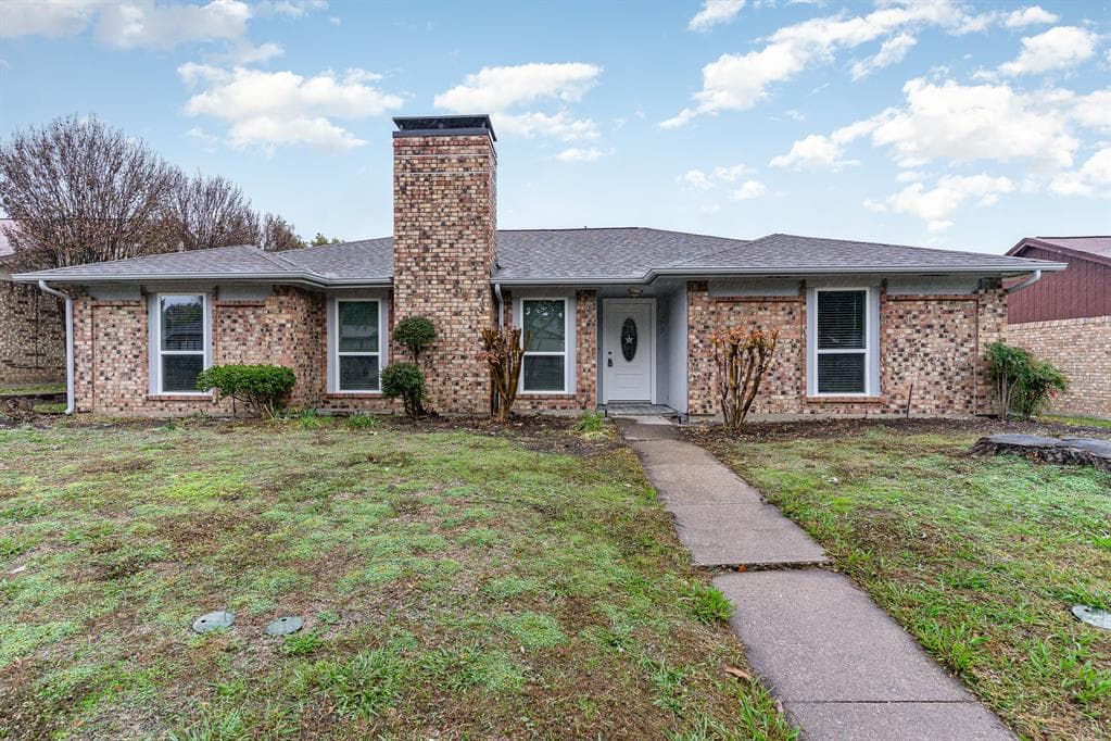 703 Rosedown Ln