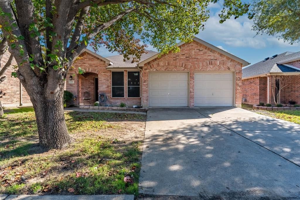 154 Wandering Dr