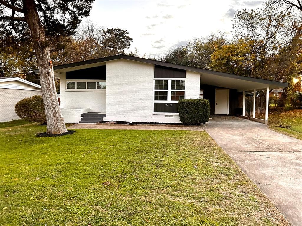 2220 Myrtlewood Dr