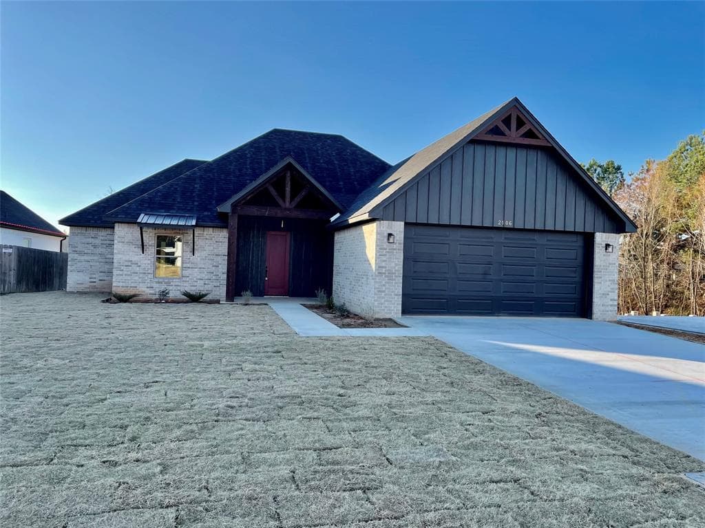 2106 Sophia Dr