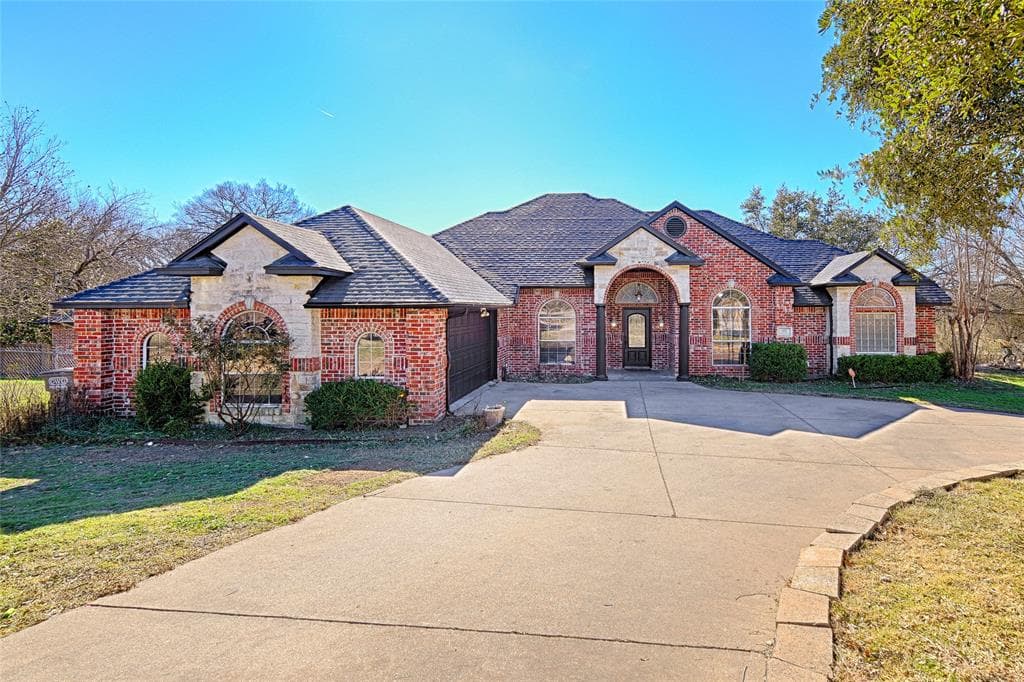 102 Summit Cir