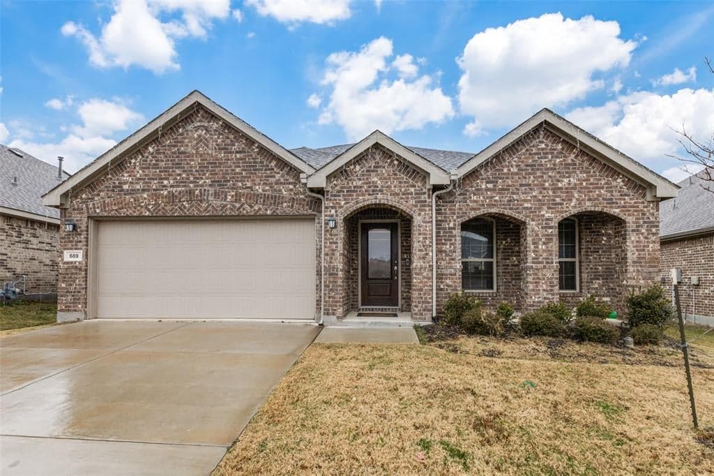 689 Farmstead Dr